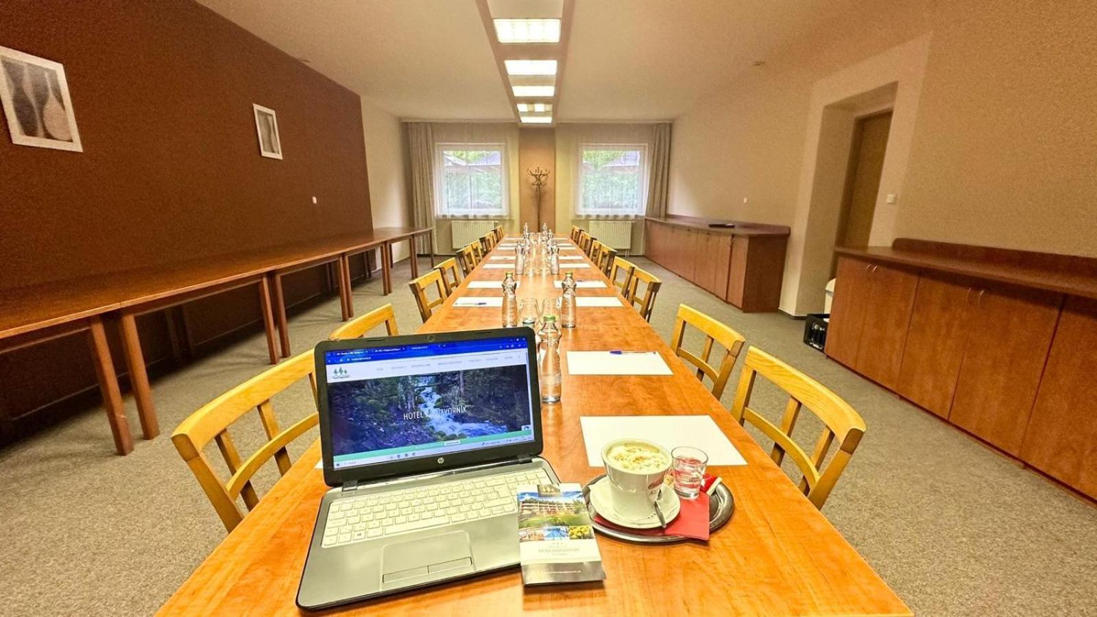 Horsky Hotel Podjavornik Papradno Eksteriør bilde